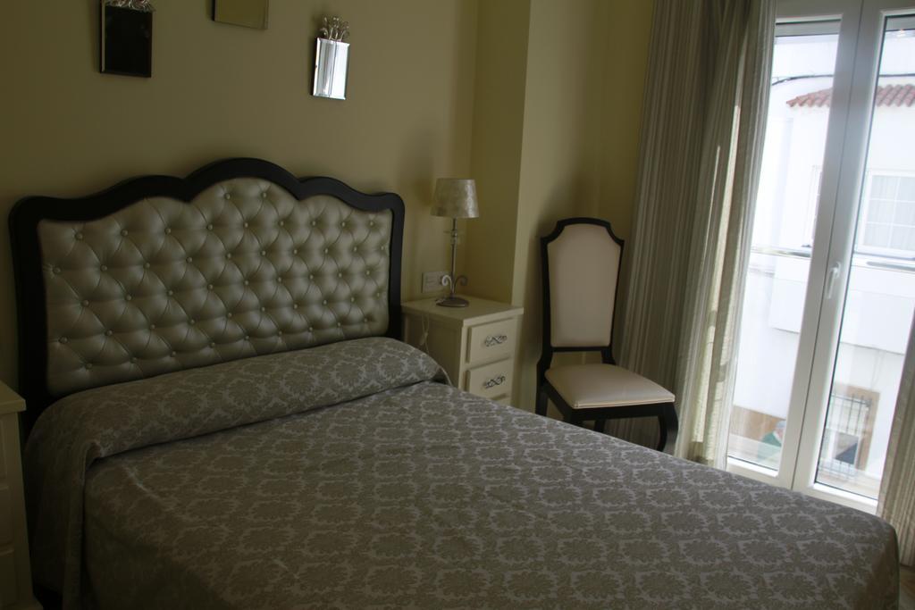 Hostal Flor De Lis- Lojo Otel Conil De La Frontera Dış mekan fotoğraf