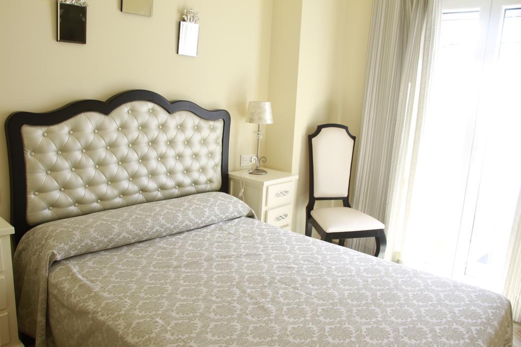 Hostal Flor De Lis- Lojo Otel Conil De La Frontera Dış mekan fotoğraf