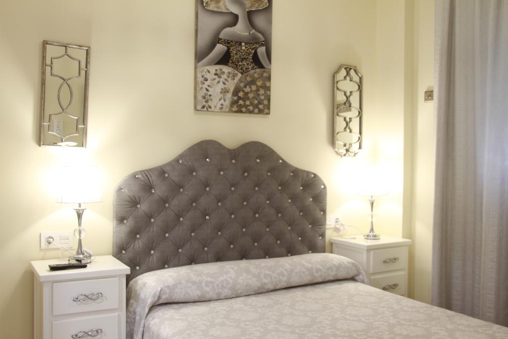 Hostal Flor De Lis- Lojo Otel Conil De La Frontera Dış mekan fotoğraf